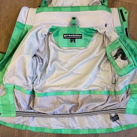 Precision Mountainwear Green Winter Snowboarding Women's Jacket (Size XS) - Picture 11 of 11